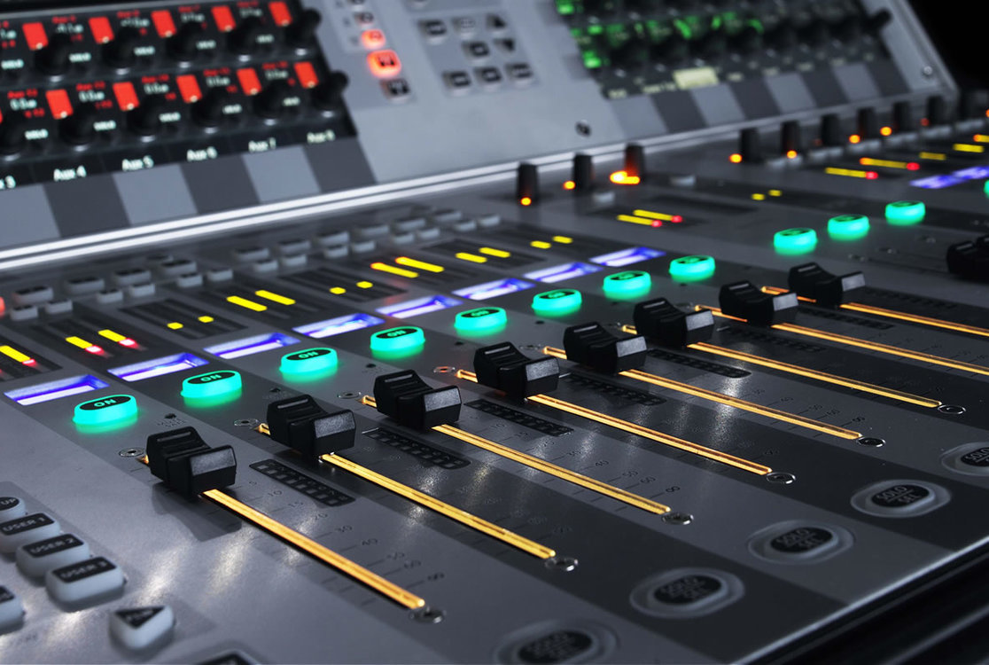 Концертні майданчики та клуби під ключ